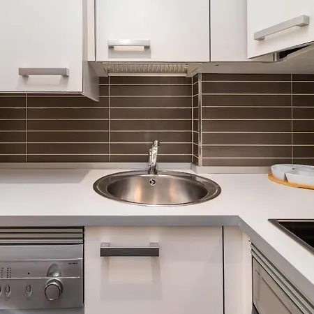 Piso Diseno Con Piscina Y Garaje