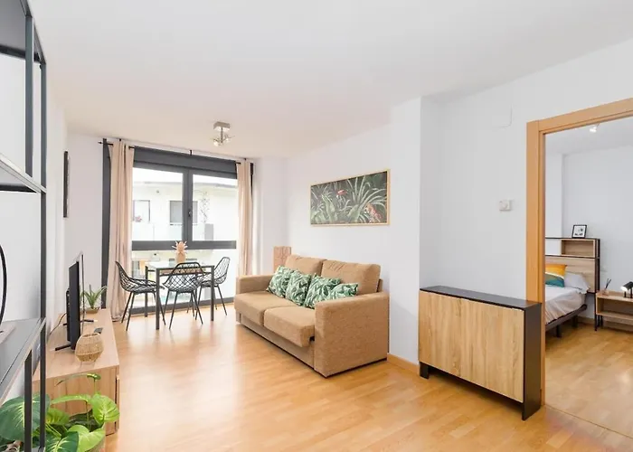 Piso Diseno Con Piscina Y Garaje 아파트